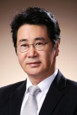 Dong-Geun Yoo